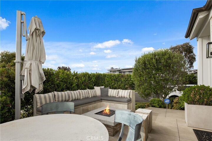 Property Photo:  720 Poinsettia Ave  CA 92625 