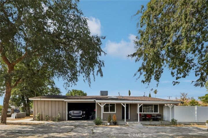 8040 Troost Avenue  North Hollywood CA 91605 photo