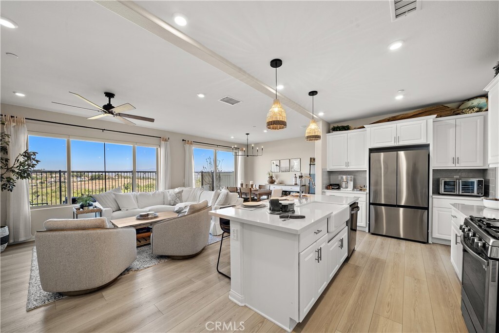 Property Photo: 1758 Valley Oak Way CA 92056
