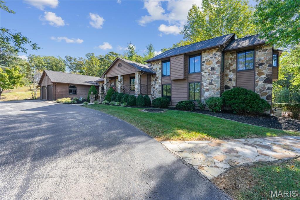 Property Photo: 515 Country Lane MO 63080