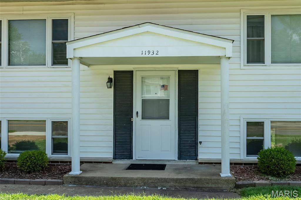 Property Photo: 11932 Ameling Road MO 63043