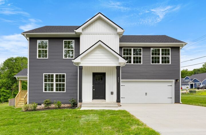 Property Photo: 201 Wade Hampton Ln TN 37040