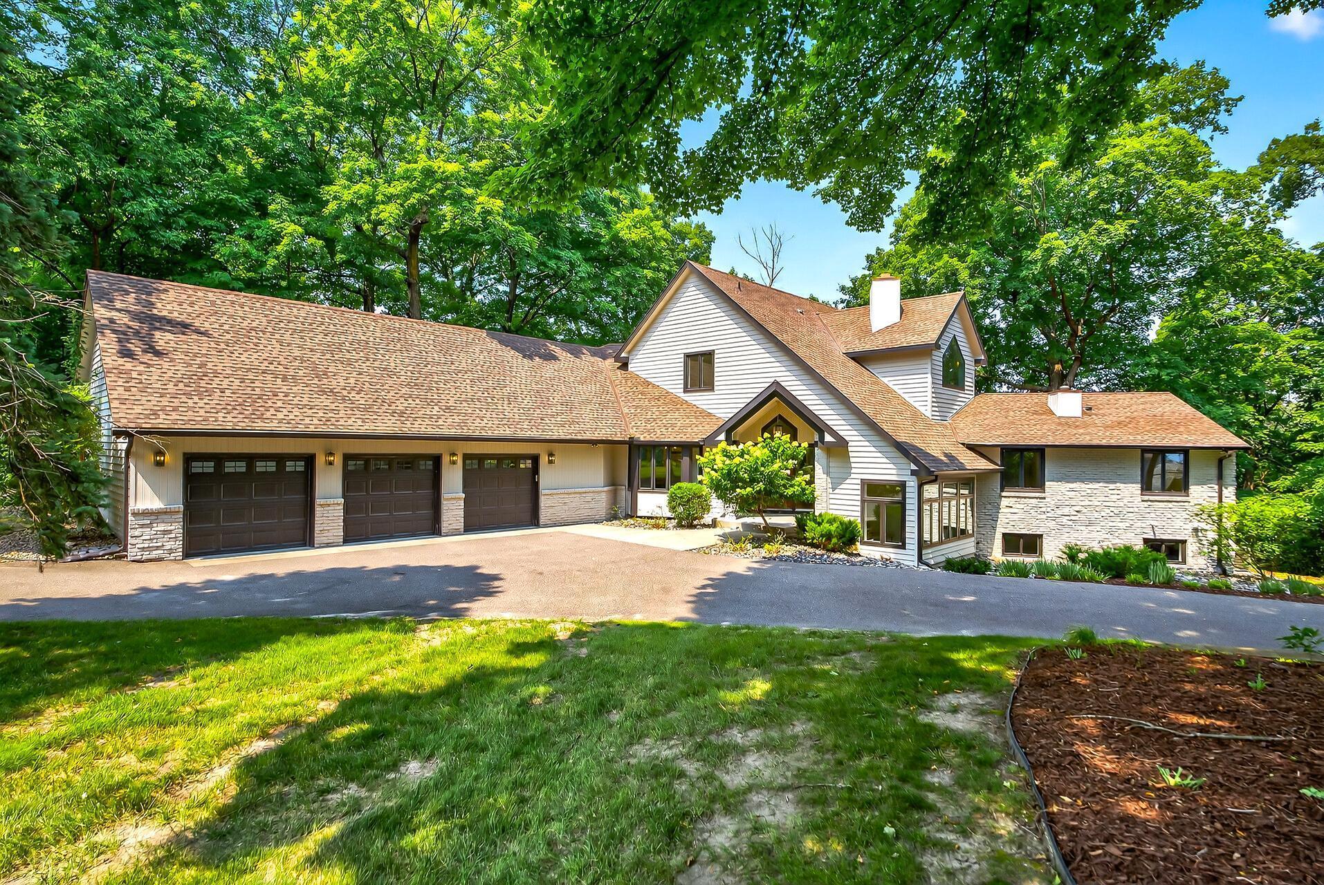 Property Photo:  5940 Hardscrabble Circle  MN 55364 