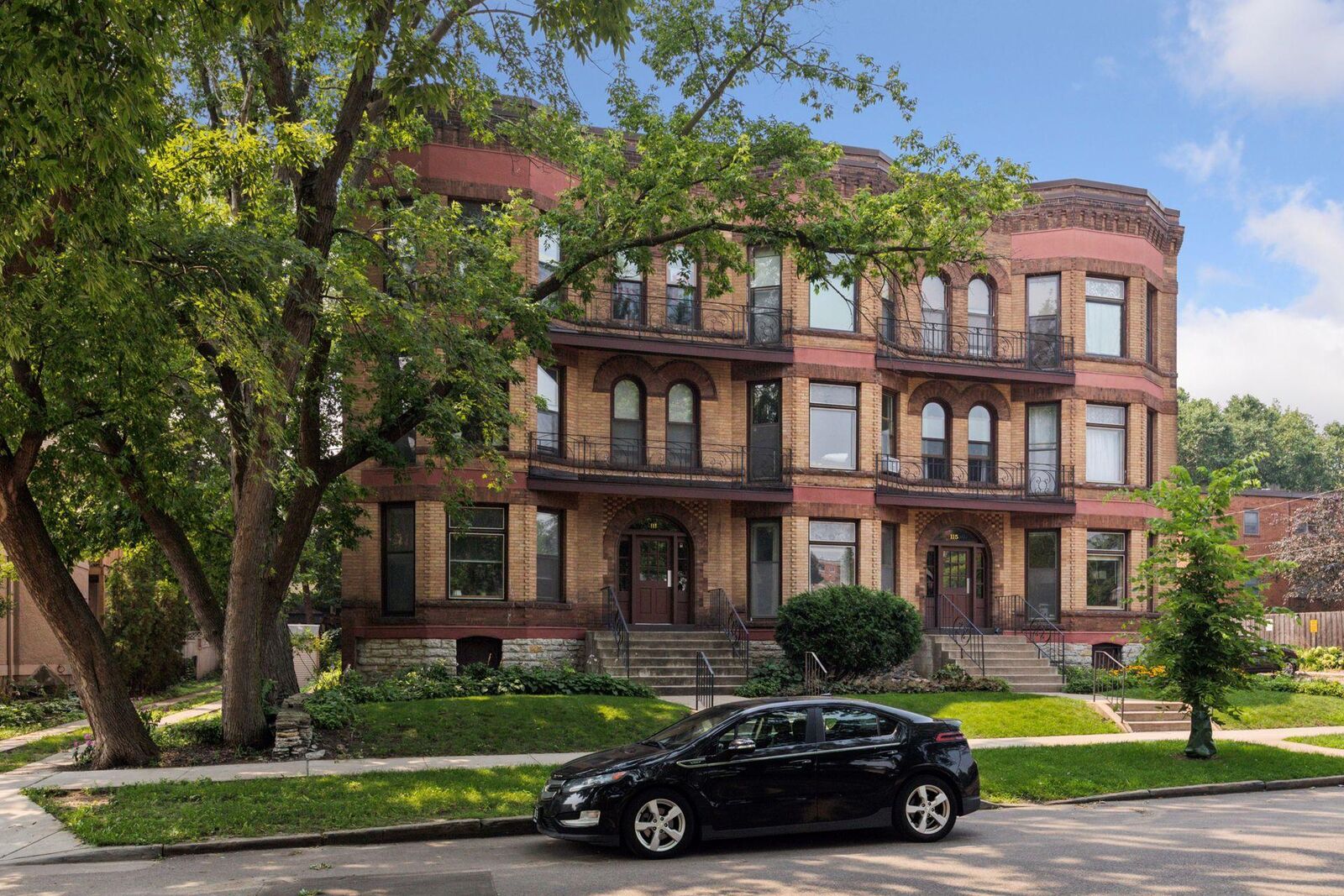 Property Photo: 115 Western Avenue N 1N MN 55102