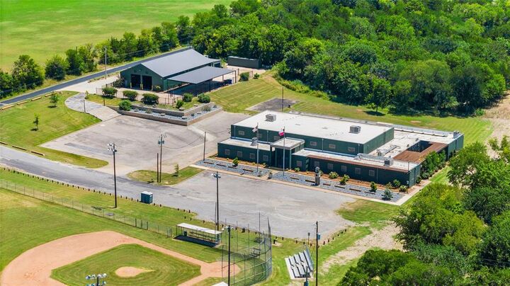 Property Photo:  1400 S Gribble Street  TX 75090 