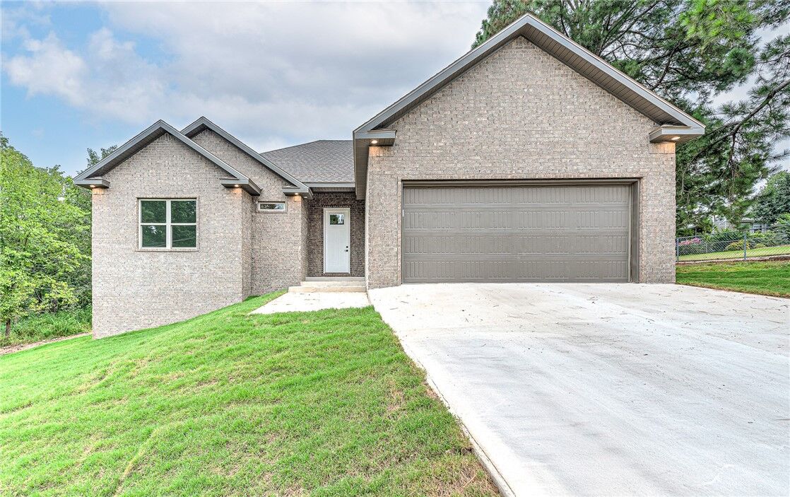 Property Photo: 94 Sherlock Drive AR 72715