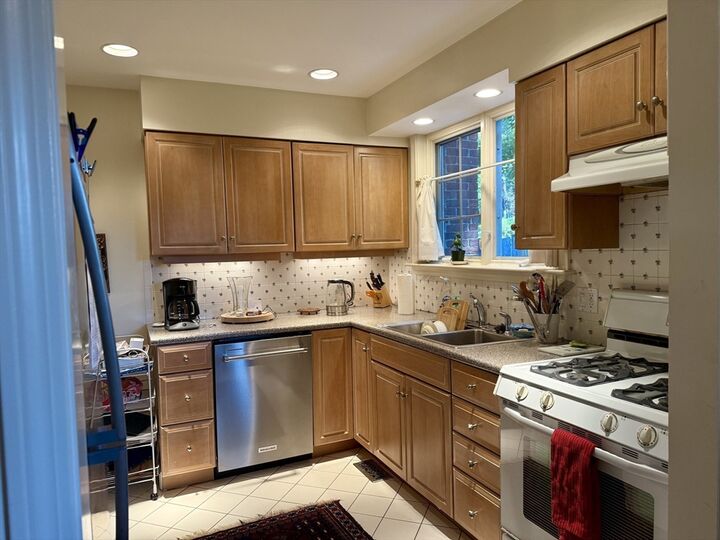 Property Photo: 63 Linden Street 2 MA 02482