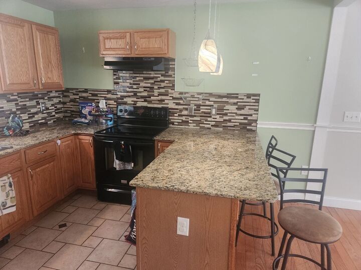 Property Photo:  105 Sanborn Street 105  MA 01420 