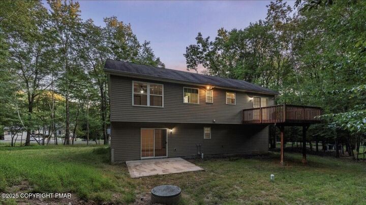 Property Photo:  25 Hunter Lane  PA 18210 