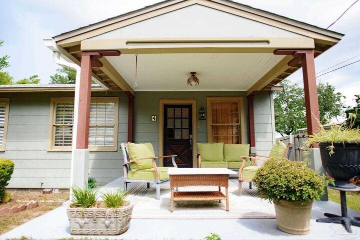 Property Photo: 4 Audusson Ave FL 32507