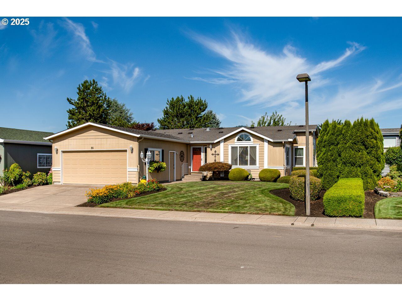 Property Photo: 3220 Crescent Ave 81 OR 97408