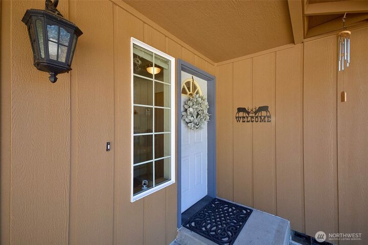 Property Photo: 14638 Lawrence Lake Road SE WA 98597
