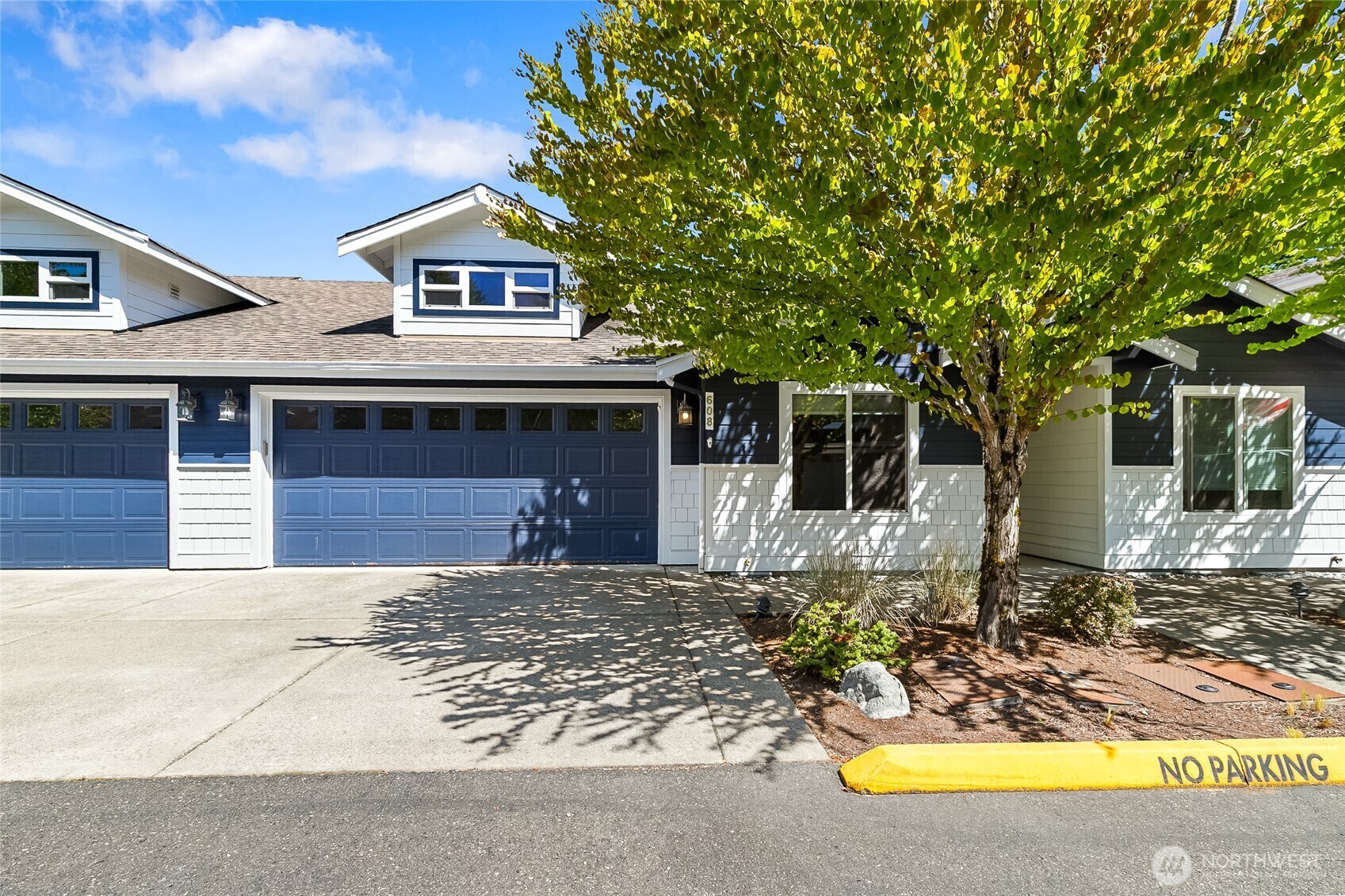 Property Photo:  608  Sunflower Lane C2  WA 98226 
