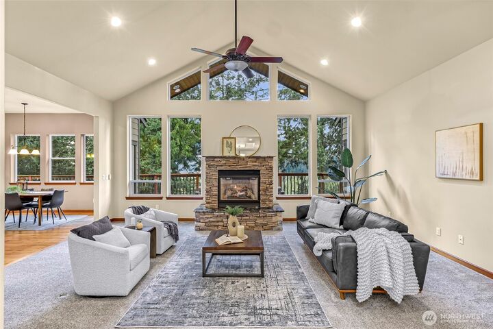 Property Photo:  8  Southern Court  WA 98229 