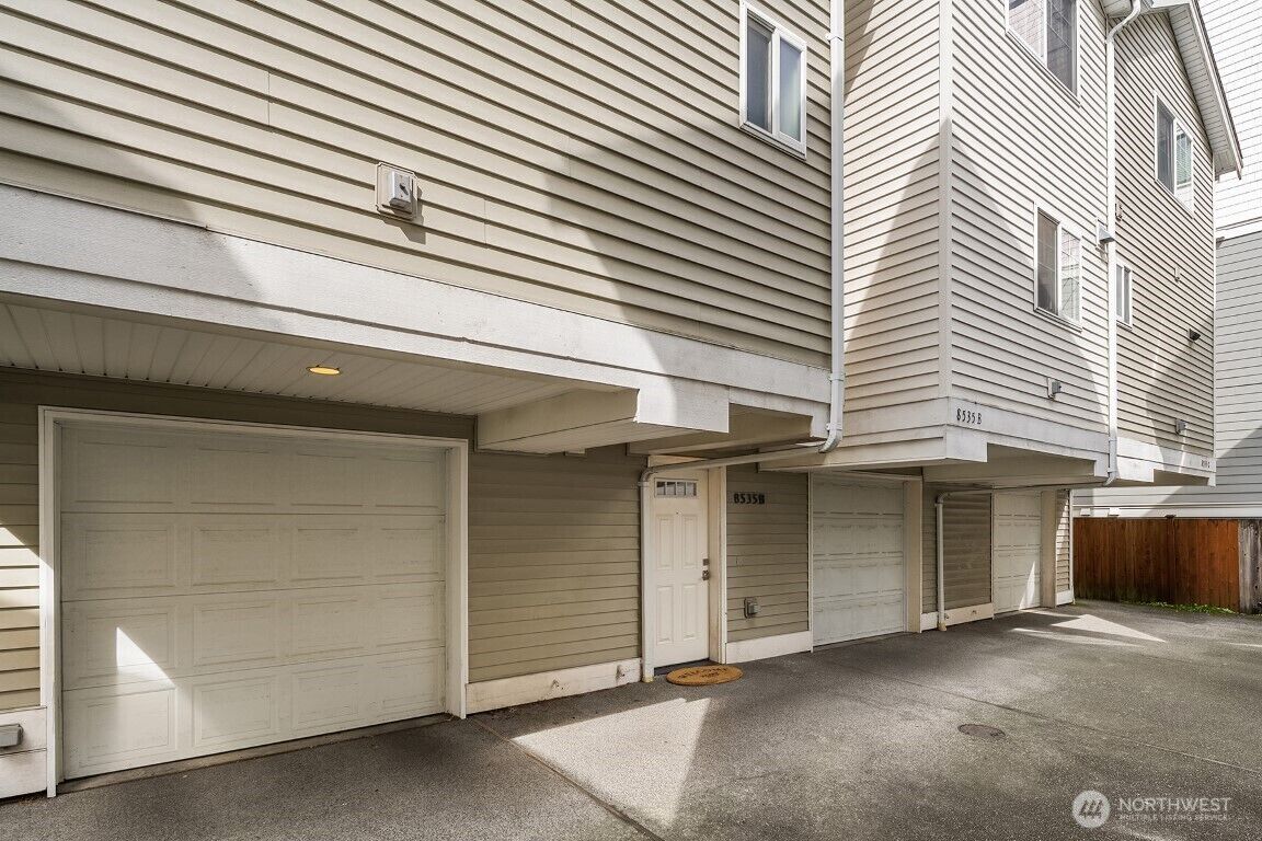 Property Photo:  8535  Midvale Avenue N B  WA 98103 
