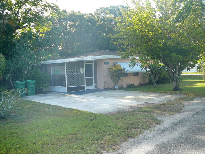 Property Photo: 2101 S 33rd Street FL 34947