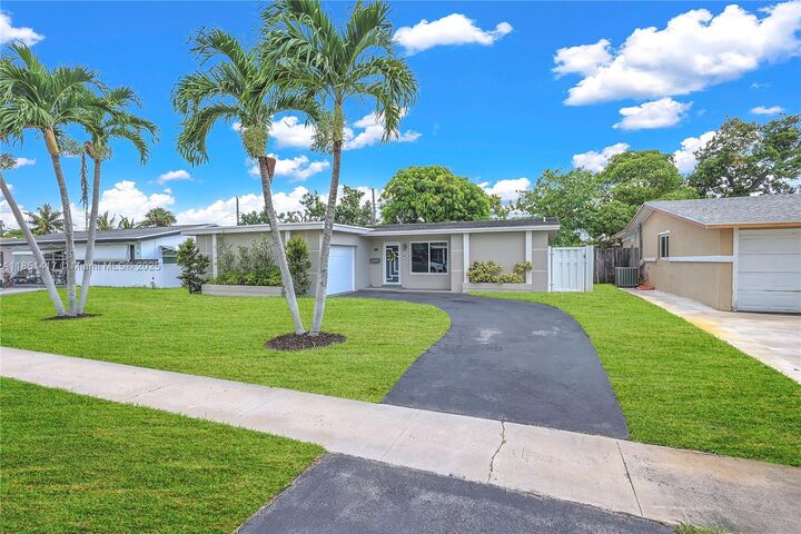 Property Photo:  6531 NW 24th Pl  FL 33313 