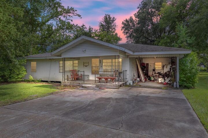 Property Photo:  908 Edson St Street  LA 70665 