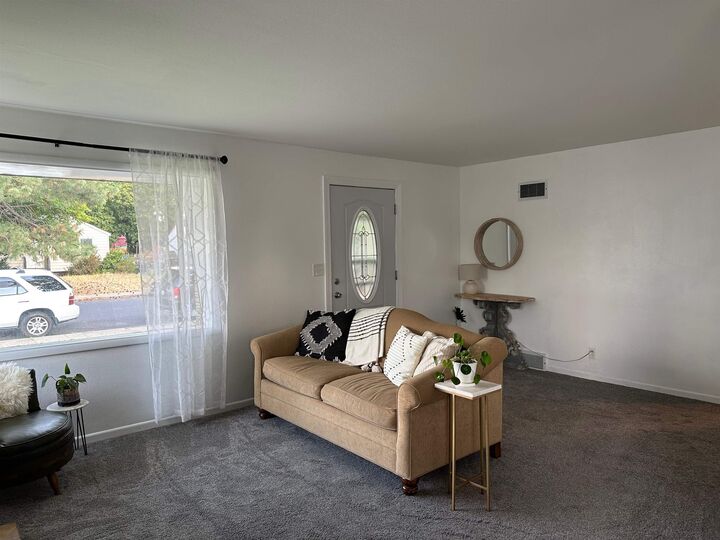 Property Photo: 4827 N Elgin St WA 99205