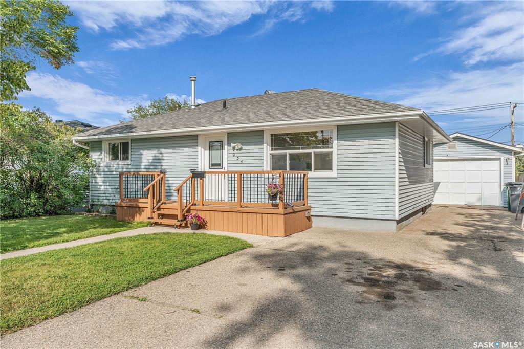 934 Trotter Crescent  Saskatoon SK S7L 3R1 photo