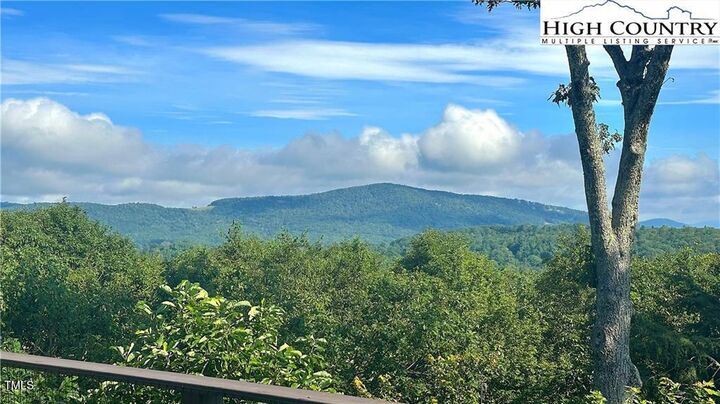 Property Photo: 540 Green Hill Circle NC 28605