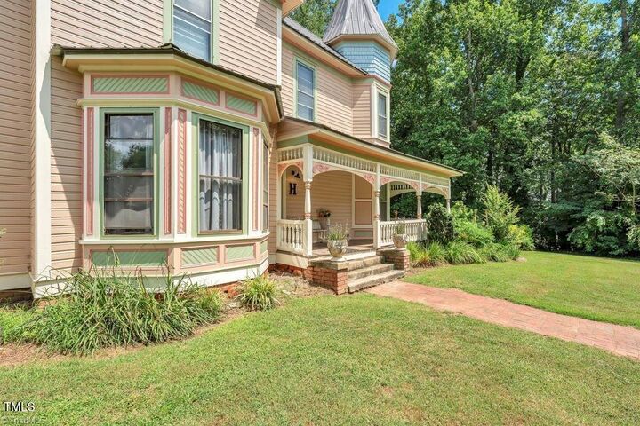 Property Photo: 206 N Brook Street NC 28697