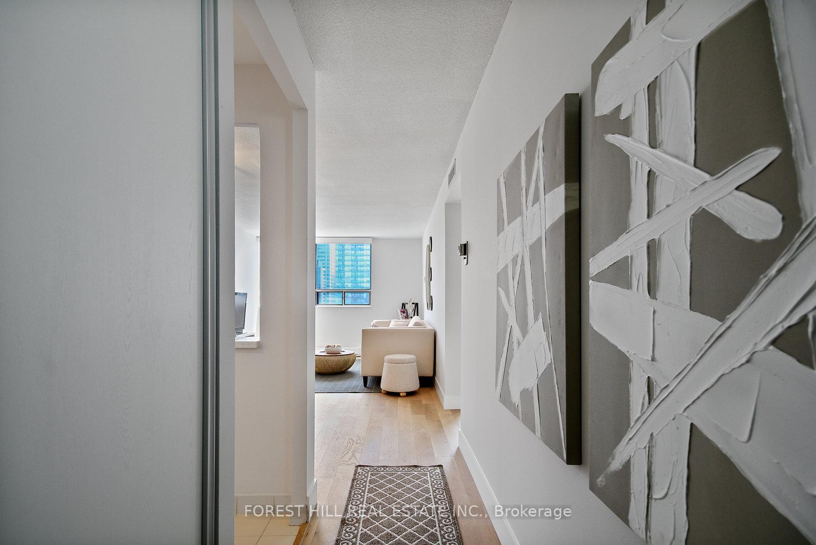 Property Photo: 914 Yonge Street 1604 ON M4W 3C8