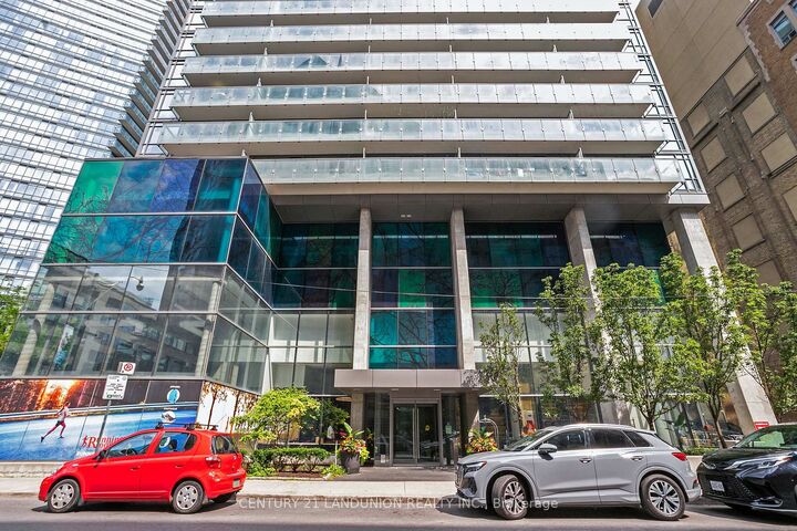 Property Photo: 38 Grenville Street 2801 ON M4Y 1A5