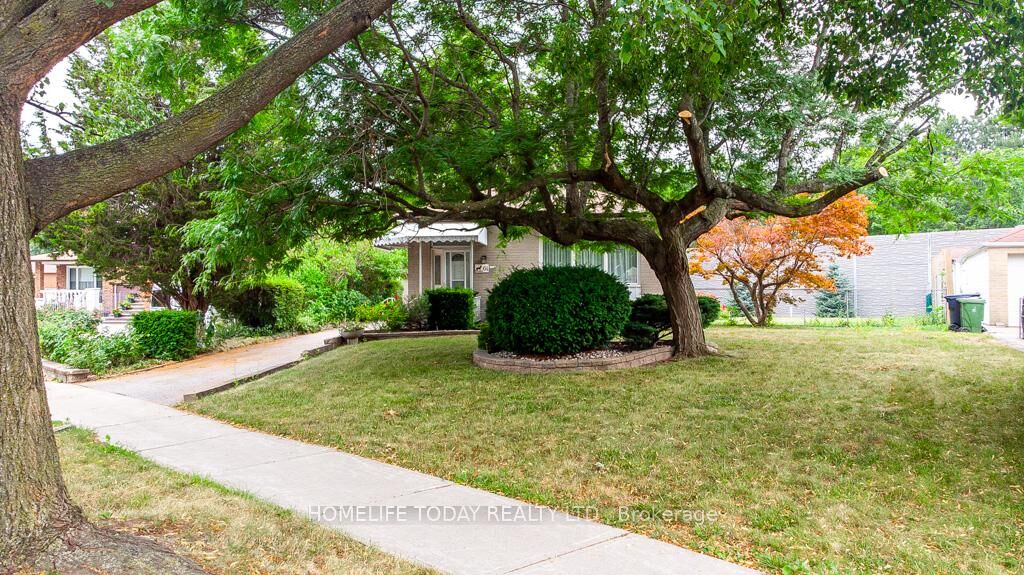 Property Photo: 61 Lord Roberts Drive ON M1K 3W1