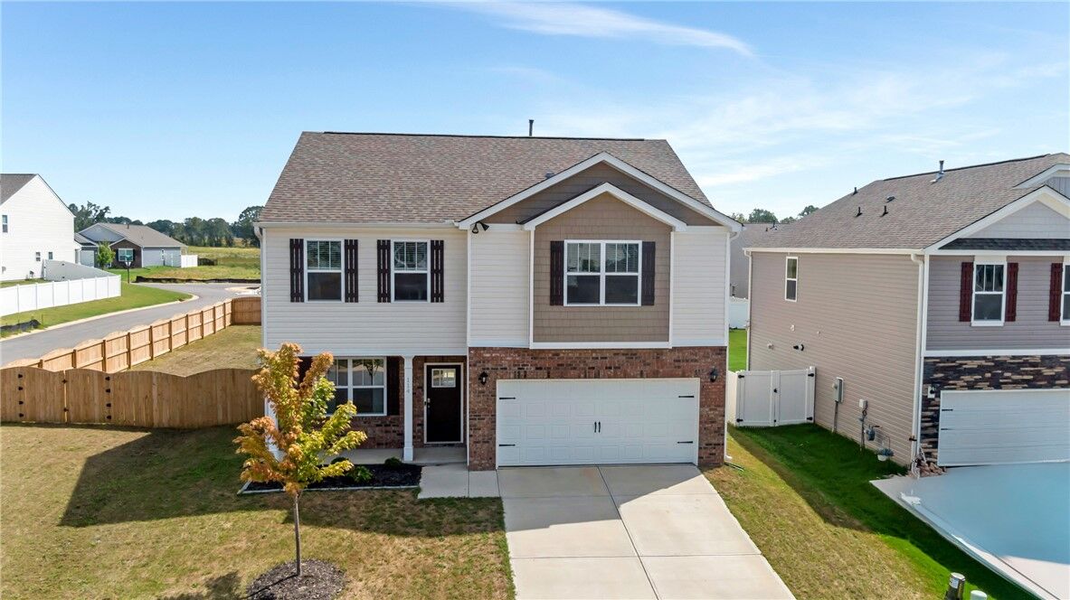 Property Photo: 114 Mosby Drive SC 29644