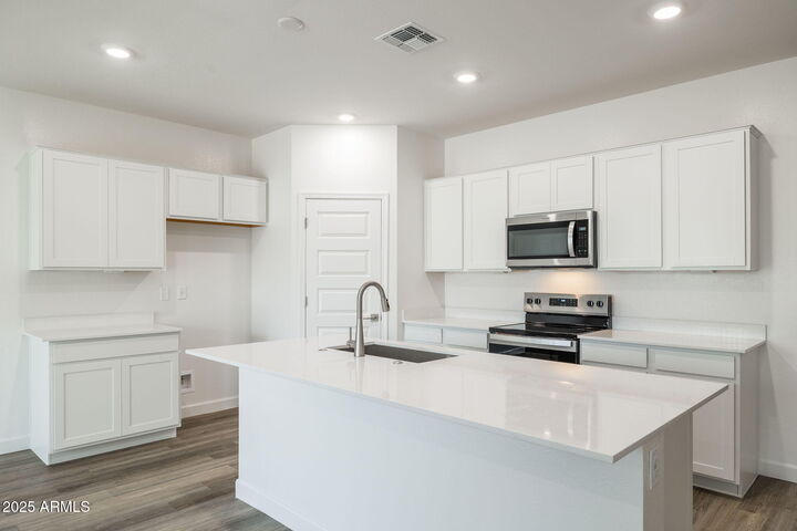 Property Photo: 10005 N 177th Drive AZ 85355