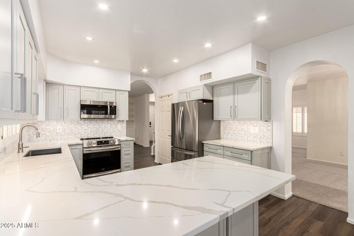 Property Photo: 13211 N 95th Way AZ 85260