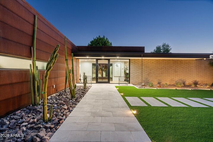 Property Photo: 6909 E Montebello Avenue AZ 85253