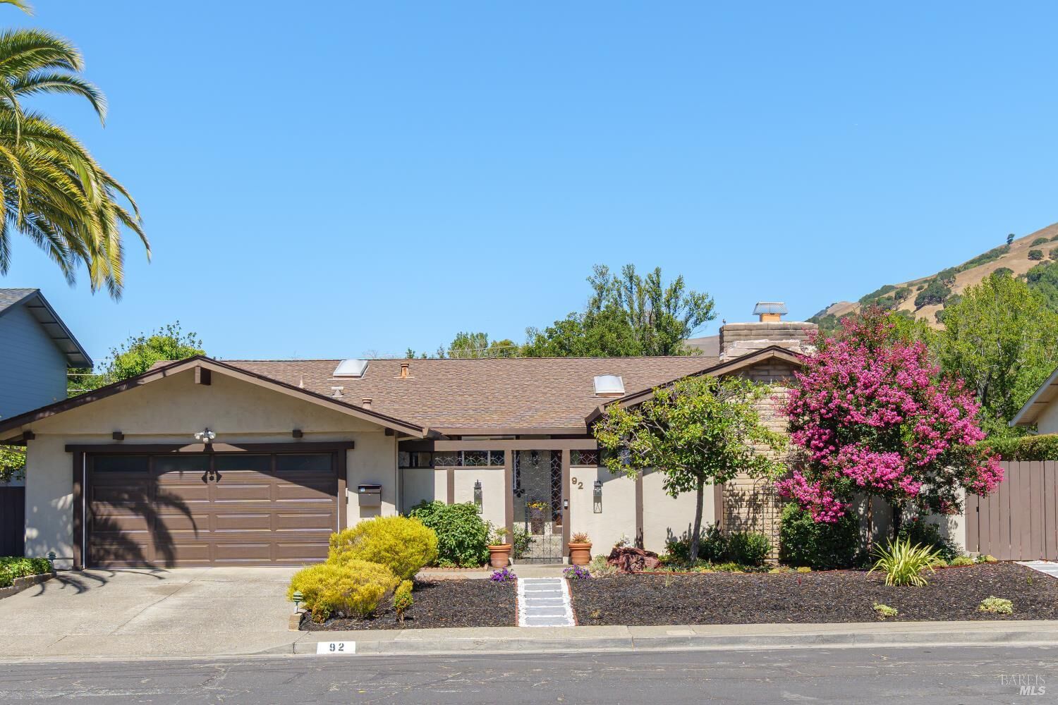 Property Photo:  92 Upper Oak Drive  CA 94903 