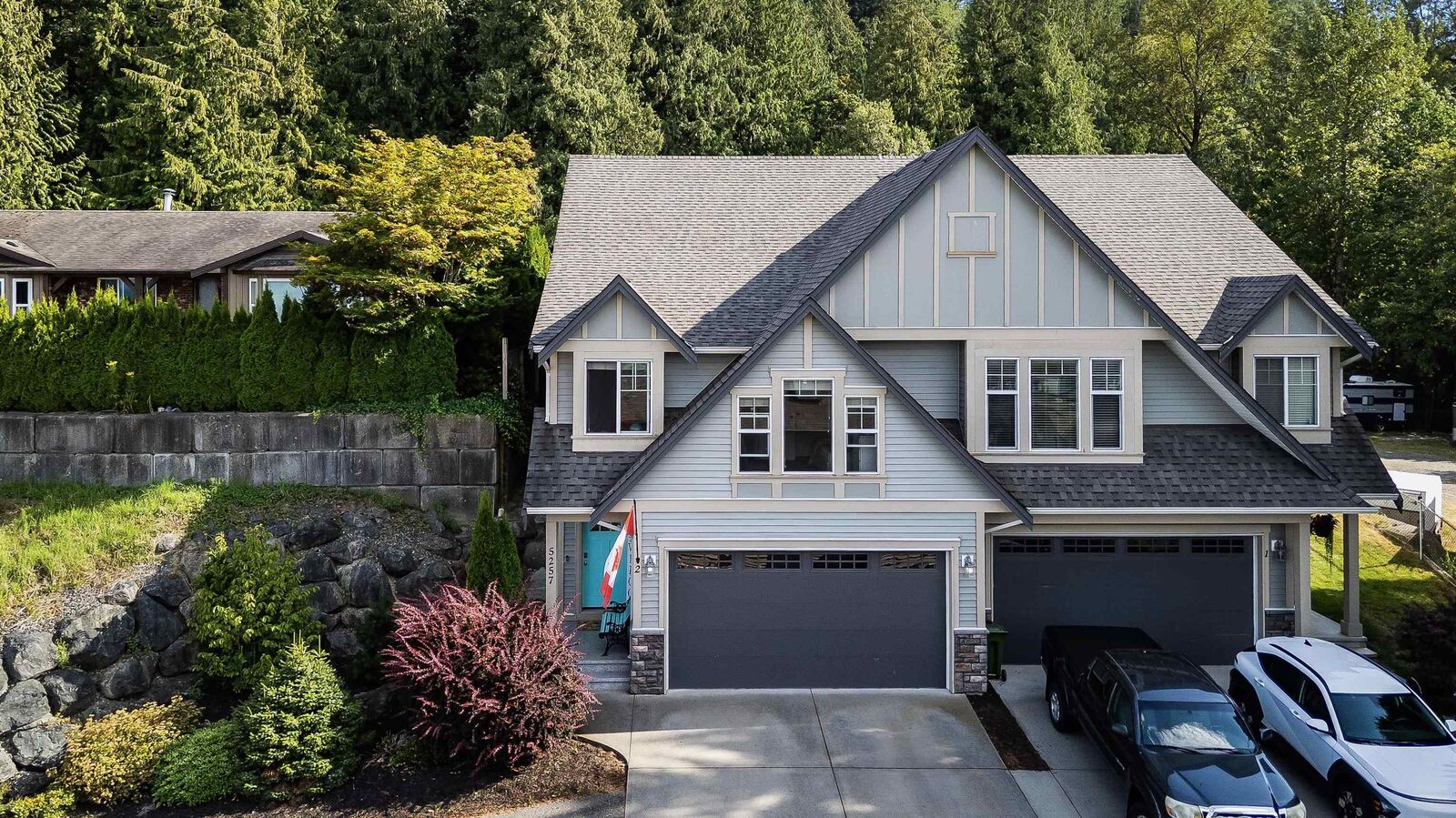 Photo de la propriété: 5257 Markel Drive 2 BC V2R 5R9