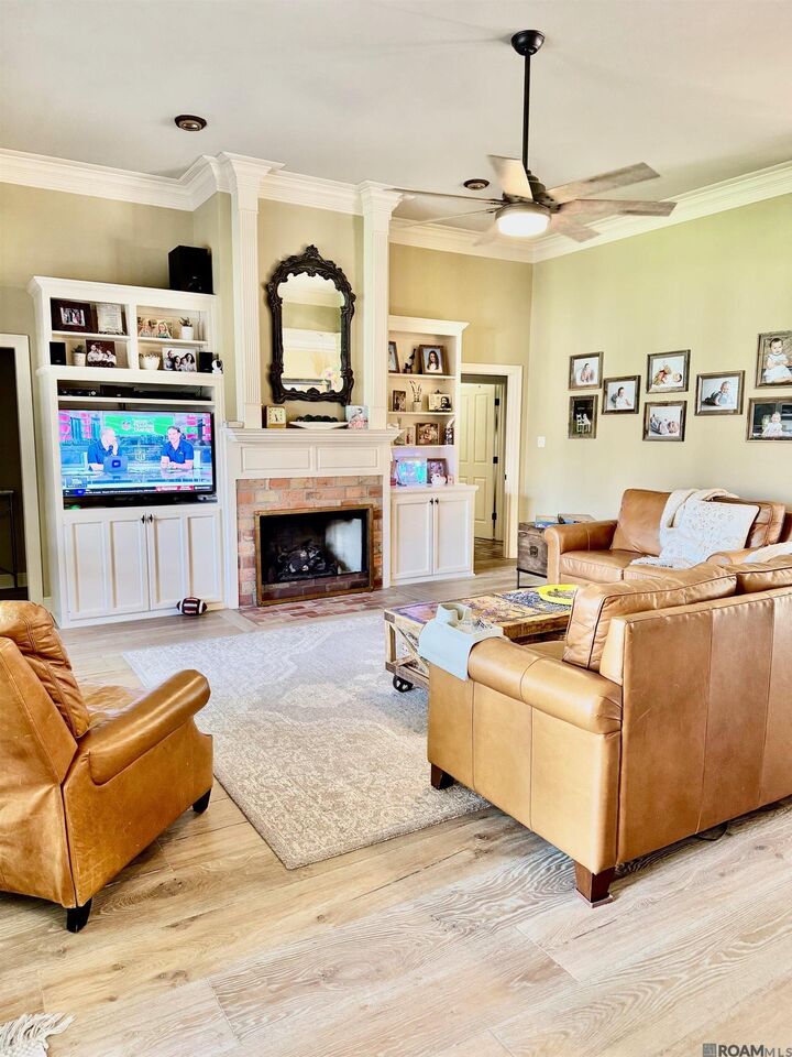 Property Photo: 1420 Great Oak Dr LA 70810