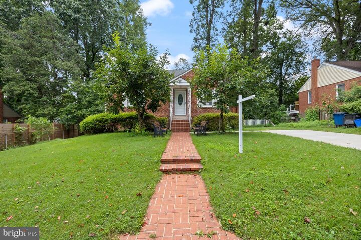 Property Photo:  2913 Collins Avenue  MD 20902 