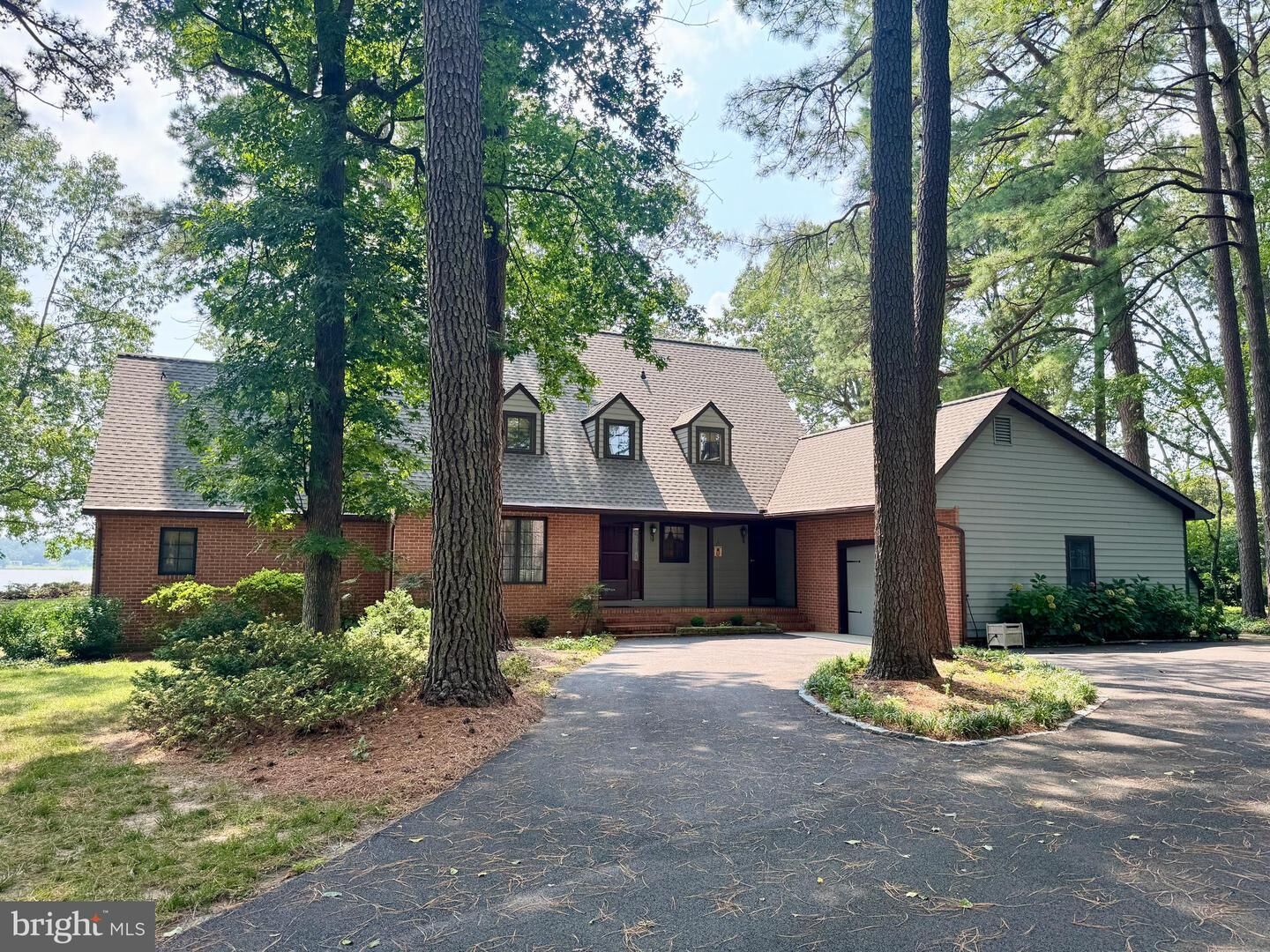 Property Photo: 27962 Oaklands Circle MD 21601