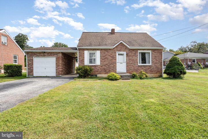 Property Photo:  1469 Arbor Lane  PA 17406 