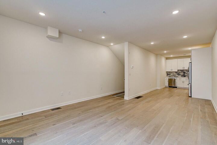 Property Photo: 728 S 10th Street 2 PA 19147