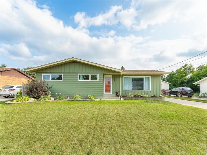 Property Photo:  650 William Avenue  MB R0E 0C0 