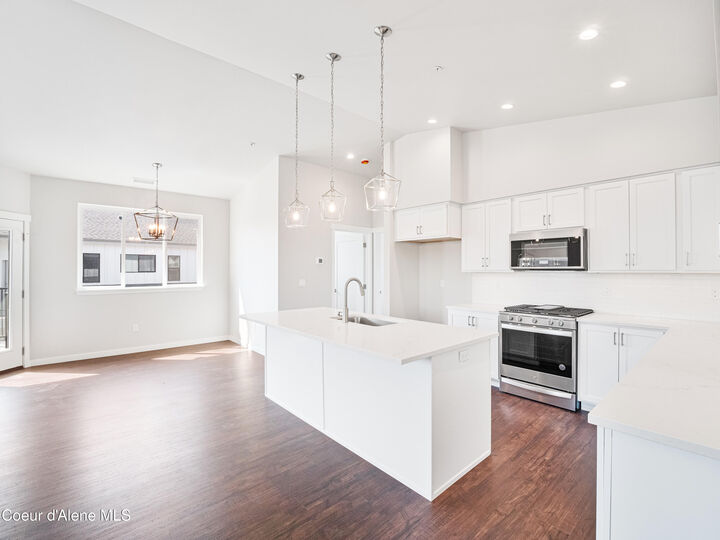 Property Photo: 928 E Railroad Ave ID 83854