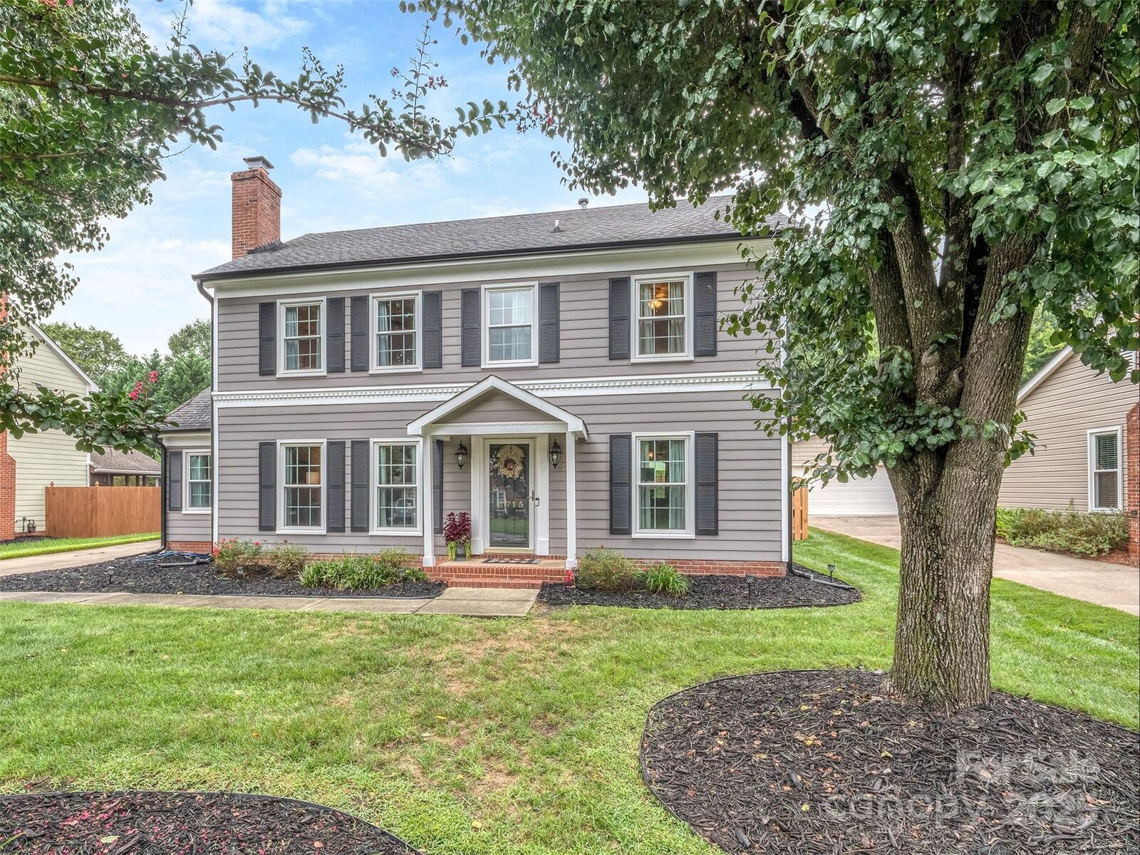 Property Photo: 8715 Parkchester Drive NC 28277