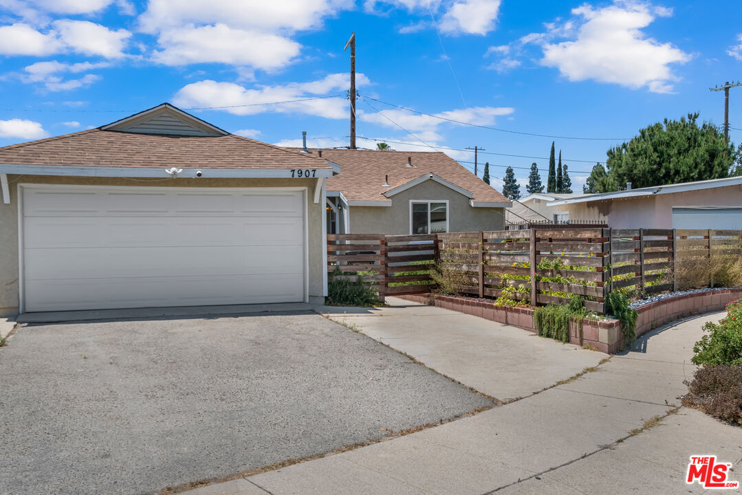 Property Photo: 7907 Klump Ave CA 91352