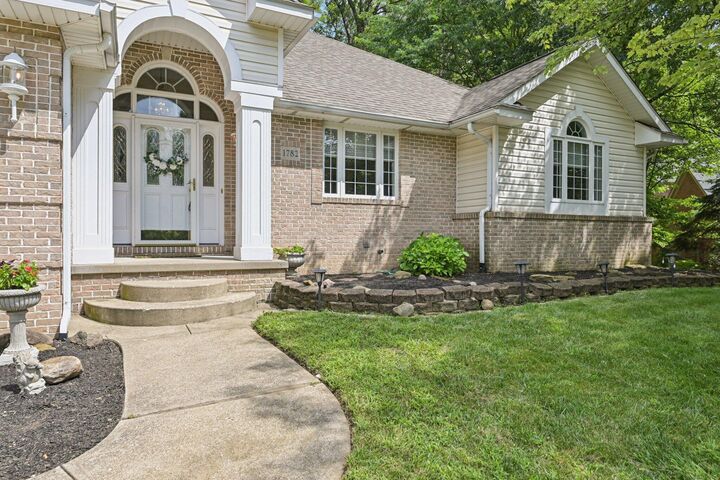 1782 Cumberland Crest  Heath OH 43056 photo