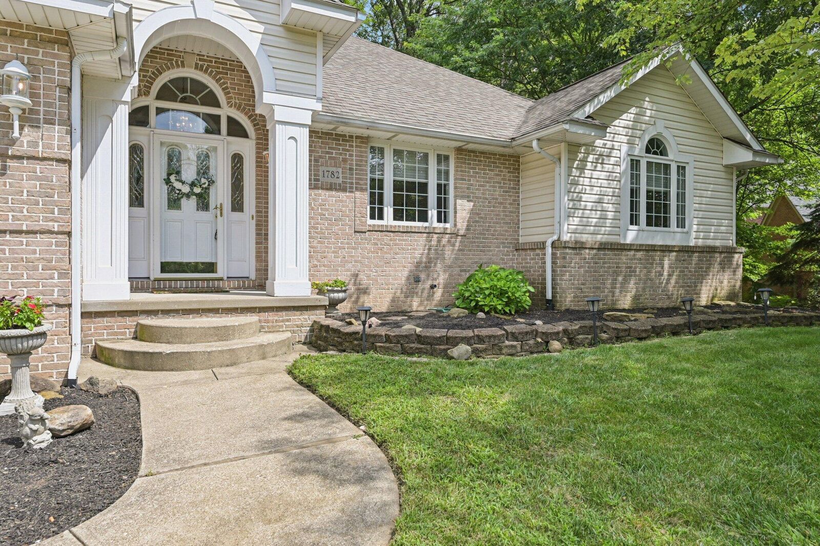 Property Photo:  1782 Cumberland Crest  OH 43056 