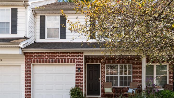 Property Photo:  634 Grove Circle  OH 43230 