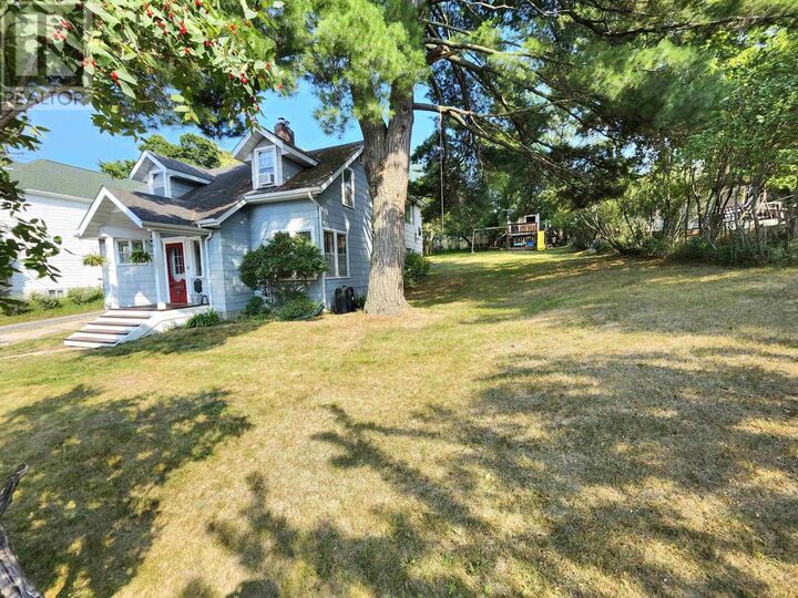 Property Photo:  217 Main St N  ON P9N 3C9 