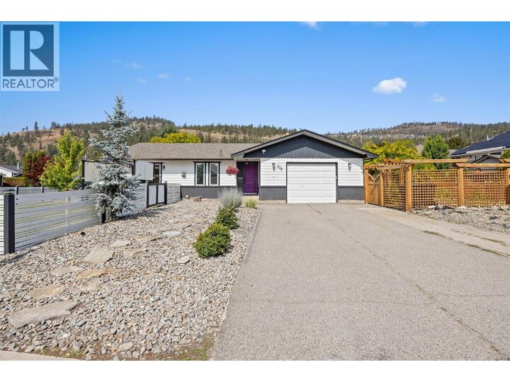 Photo de la propriété:  308 McTavish Road  BC V1V 1P2 
