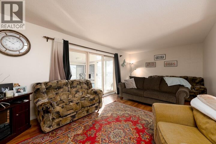 Photo de la propriété: 880 Woodhaven Drive BC V2B 6E5